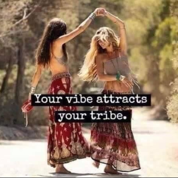 Meet your Posher, Elizabeth - Picture 2 of 2